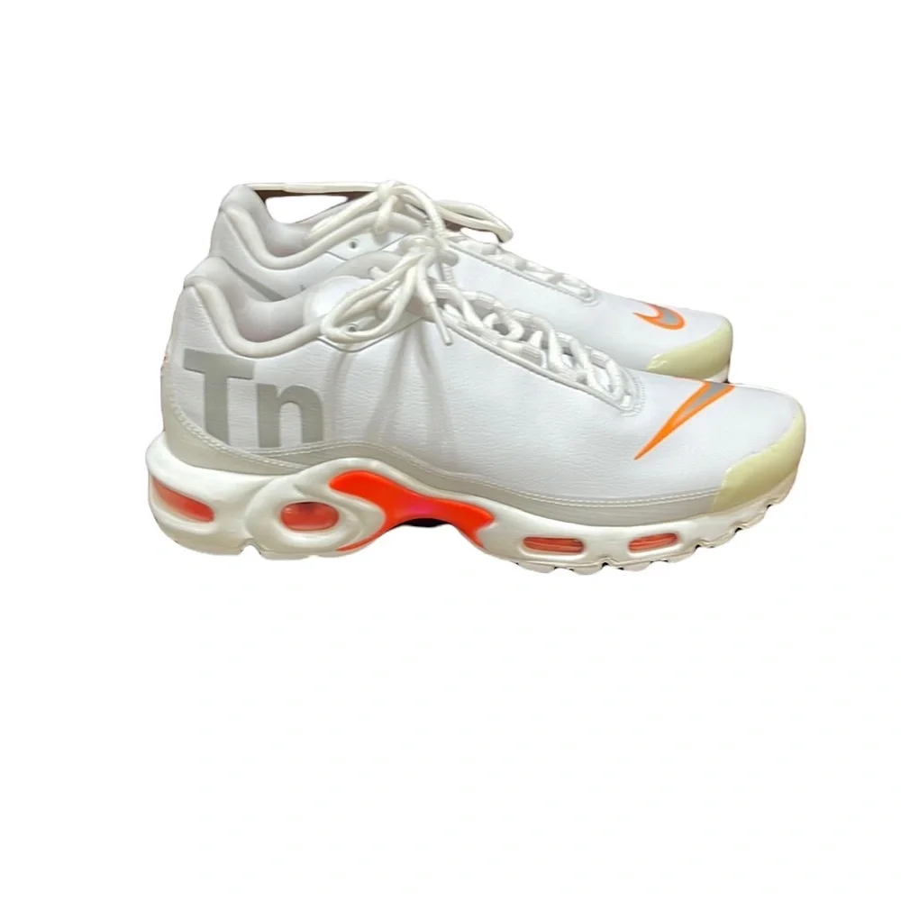 Nike Air Max Plus TN SE Big Logo White Silver Sneakers Size 8